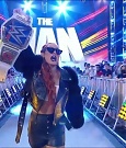 WWE_Monday_Night_Raw_2021_10_04_720p_HDTV_x264-NWCHD_mp4_006956752.jpg