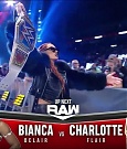 WWE_Monday_Night_Raw_2021_10_04_720p_HDTV_x264-NWCHD_mp4_006958854.jpg