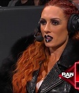 WWE_Monday_Night_Raw_2021_10_04_720p_HDTV_x264-NWCHD_mp4_007011407.jpg