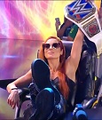 WWE_Friday_Night_SmackDown_2021_10_08_720p_HDTV_x264-NWCHD_mp4_000240373.jpg