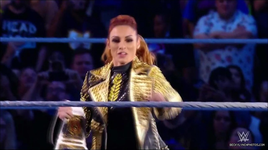 WWE_Friday_Night_SmackDown_2021_10_22_720p_HDTV_x264-Star_mkv_004665900.jpg