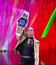 WWE_Friday_Night_SmackDown_2021_10_22_720p_HDTV_x264-Star_mkv_004637872.jpg