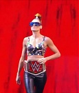 WWE_Monday_Night_Raw_2021_11_08_720p_HDTV_x264-NWCHD_mp4_004119587.jpg