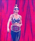 WWE_Monday_Night_Raw_2021_11_08_720p_HDTV_x264-NWCHD_mp4_004120388.jpg