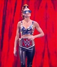 WWE_Monday_Night_Raw_2021_11_08_720p_HDTV_x264-NWCHD_mp4_004120788.jpg