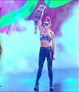 WWE_Monday_Night_Raw_2021_11_08_720p_HDTV_x264-NWCHD_mp4_004134402.jpg