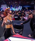 WWE_Monday_Night_Raw_2021_11_08_720p_HDTV_x264-NWCHD_mp4_004167635.jpg