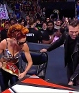 WWE_Monday_Night_Raw_2021_11_08_720p_HDTV_x264-NWCHD_mp4_004168836.jpg