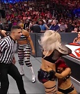 WWE_Monday_Night_Raw_2021_11_08_720p_HDTV_x264-NWCHD_mp4_004729863.jpg