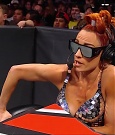 WWE_Monday_Night_Raw_2021_11_08_720p_HDTV_x264-NWCHD_mp4_005256207.jpg