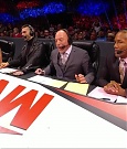 WWE_Monday_Night_Raw_2021_11_08_720p_HDTV_x264-NWCHD_mp4_005357509.jpg