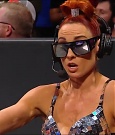WWE_Monday_Night_Raw_2021_11_08_720p_HDTV_x264-NWCHD_mp4_005408460.jpg