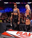 WWE_Monday_Night_Raw_2021_11_08_720p_HDTV_x264-NWCHD_mp4_005635487.jpg