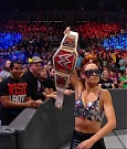 WWE_Monday_Night_Raw_2021_11_08_720p_HDTV_x264-NWCHD_mp4_005649501.jpg