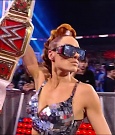 WWE_Monday_Night_Raw_2021_11_08_720p_HDTV_x264-NWCHD_mp4_005653505.jpg