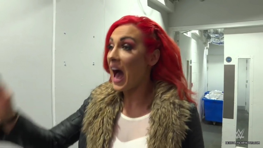 Becky_Lynch_arrives_at_the_SSE_Hydro__SmackDown_LIVE_Exclusive2C_Nov__82C_2016_mp41504.jpg