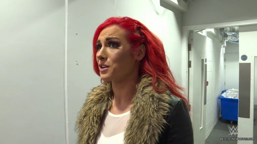 Becky_Lynch_arrives_at_the_SSE_Hydro__SmackDown_LIVE_Exclusive2C_Nov__82C_2016_mp41510.jpg