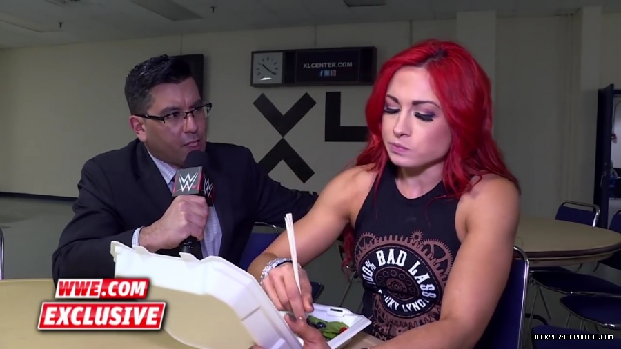 Becky_Lynch_refuses_to_let_Emma_ruin_her_meal__Raw_Fallout2C_April_252C_2016_mp42026.jpg