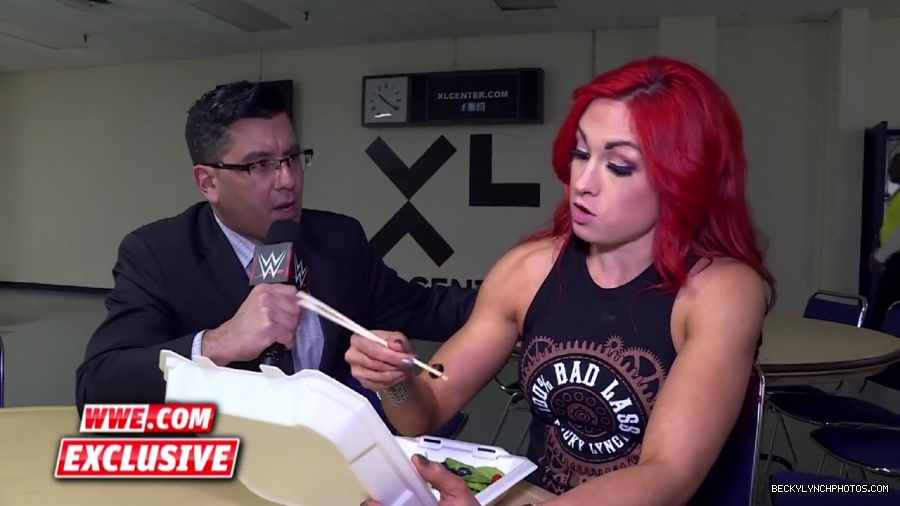 Becky_Lynch_refuses_to_let_Emma_ruin_her_meal__Raw_Fallout2C_April_252C_2016_mp42027.jpg