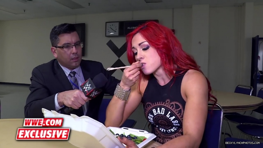 Becky_Lynch_refuses_to_let_Emma_ruin_her_meal__Raw_Fallout2C_April_252C_2016_mp42029.jpg