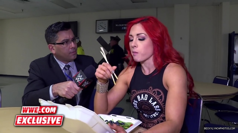 Becky_Lynch_refuses_to_let_Emma_ruin_her_meal__Raw_Fallout2C_April_252C_2016_mp42031.jpg