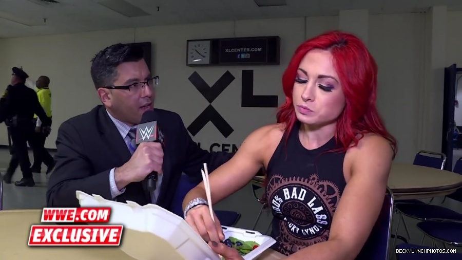 Becky_Lynch_refuses_to_let_Emma_ruin_her_meal__Raw_Fallout2C_April_252C_2016_mp42033.jpg