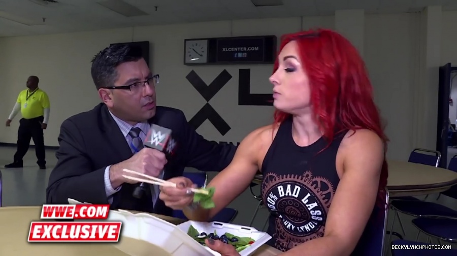 Becky_Lynch_refuses_to_let_Emma_ruin_her_meal__Raw_Fallout2C_April_252C_2016_mp42035.jpg