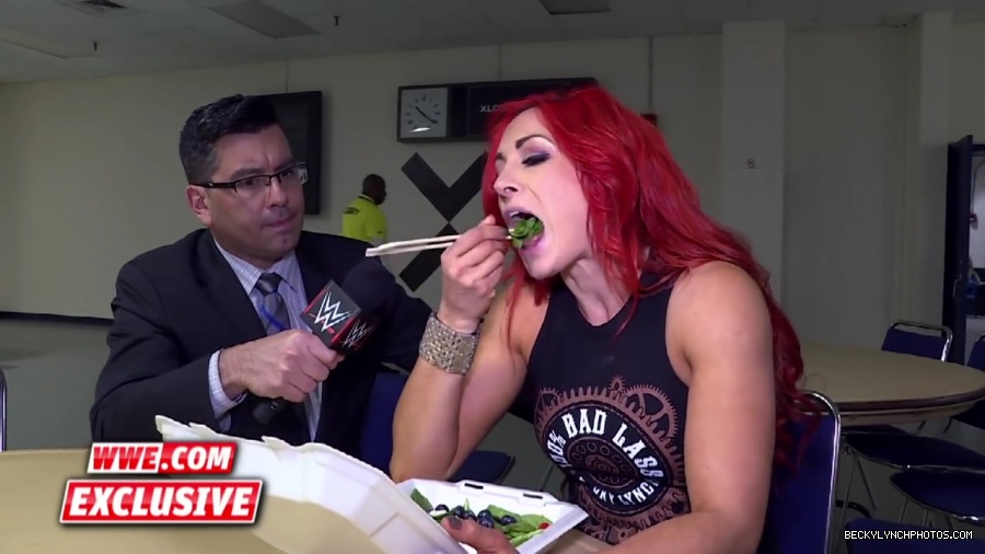 Becky_Lynch_refuses_to_let_Emma_ruin_her_meal__Raw_Fallout2C_April_252C_2016_mp42038.jpg