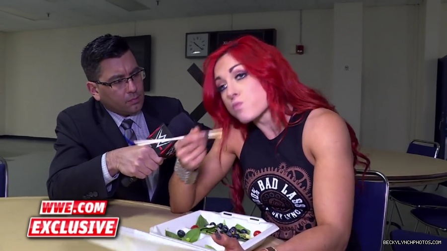 Becky_Lynch_refuses_to_let_Emma_ruin_her_meal__Raw_Fallout2C_April_252C_2016_mp42053.jpg