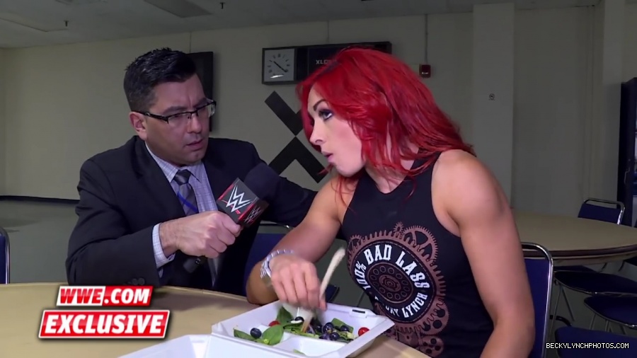 Becky_Lynch_refuses_to_let_Emma_ruin_her_meal__Raw_Fallout2C_April_252C_2016_mp42056.jpg