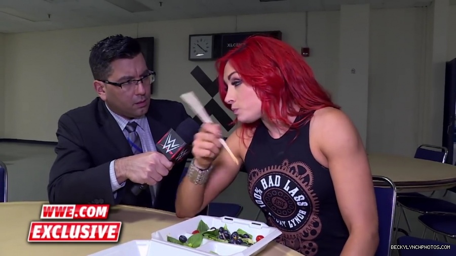Becky_Lynch_refuses_to_let_Emma_ruin_her_meal__Raw_Fallout2C_April_252C_2016_mp42057.jpg