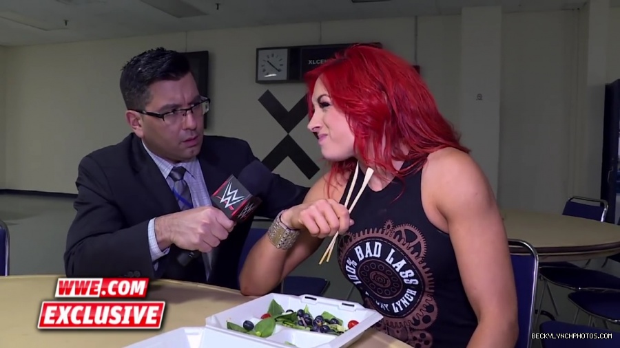 Becky_Lynch_refuses_to_let_Emma_ruin_her_meal__Raw_Fallout2C_April_252C_2016_mp42058.jpg