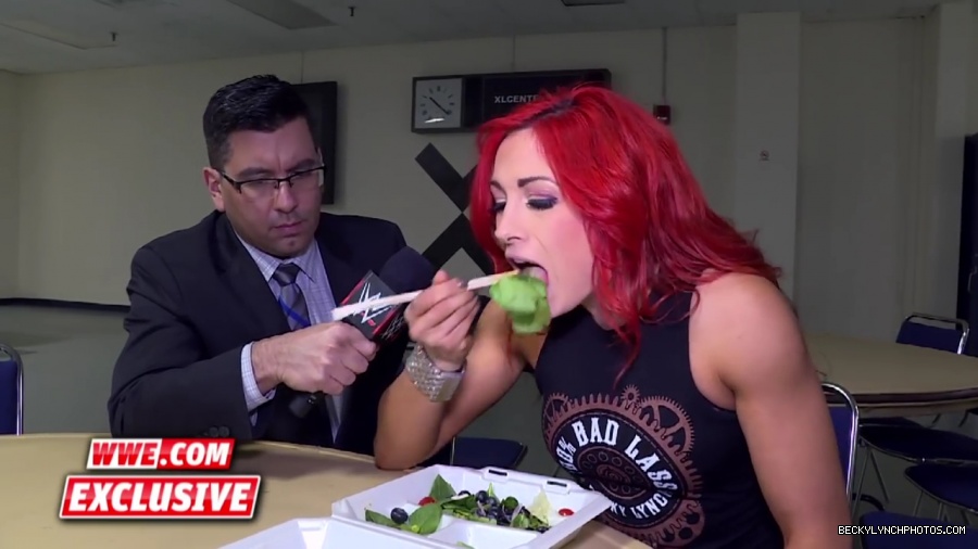 Becky_Lynch_refuses_to_let_Emma_ruin_her_meal__Raw_Fallout2C_April_252C_2016_mp42068.jpg