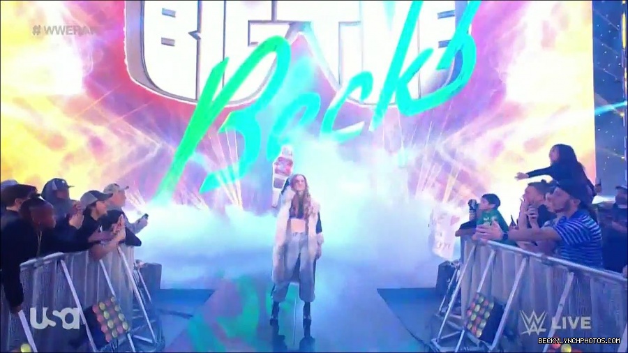 WWE_Monday_Night_Raw_2022_01_03_720p_HDTV_x264-NWCHD_mp4_002329362.jpg
