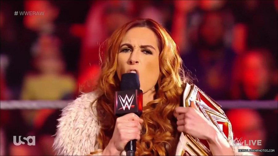 WWE_Monday_Night_Raw_2022_01_03_720p_HDTV_x264-NWCHD_mp4_002417551.jpg