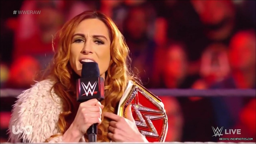 WWE_Monday_Night_Raw_2022_01_03_720p_HDTV_x264-NWCHD_mp4_002418752.jpg