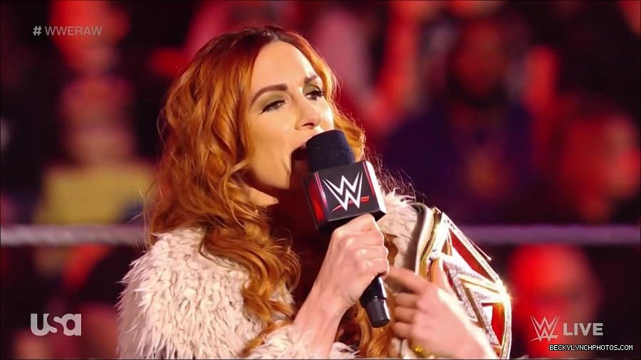 WWE_Monday_Night_Raw_2022_01_03_720p_HDTV_x264-NWCHD_mp4_002420354.jpg