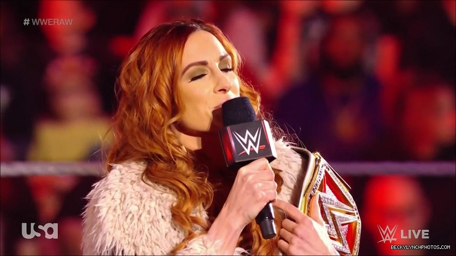 WWE_Monday_Night_Raw_2022_01_03_720p_HDTV_x264-NWCHD_mp4_002420754.jpg