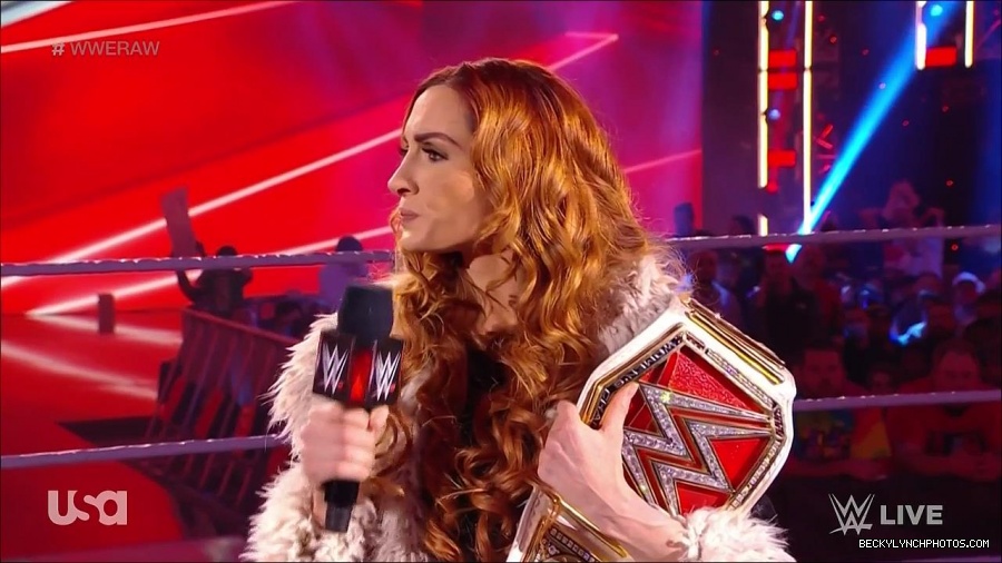WWE_Monday_Night_Raw_2022_01_03_720p_HDTV_x264-NWCHD_mp4_002471605.jpg