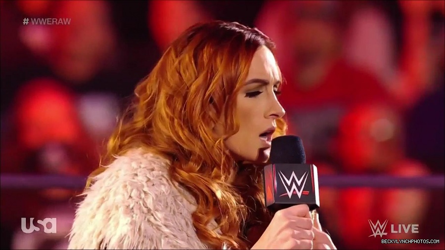 WWE_Monday_Night_Raw_2022_01_03_720p_HDTV_x264-NWCHD_mp4_002476810.jpg