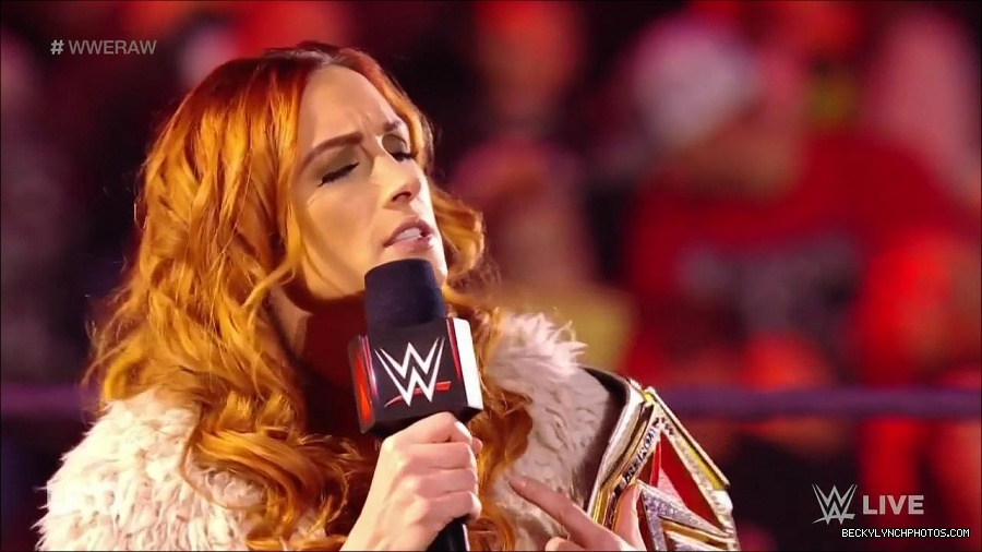 WWE_Monday_Night_Raw_2022_01_03_720p_HDTV_x264-NWCHD_mp4_002487220.jpg