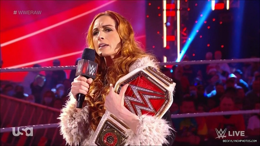 WWE_Monday_Night_Raw_2022_01_03_720p_HDTV_x264-NWCHD_mp4_002491224.jpg