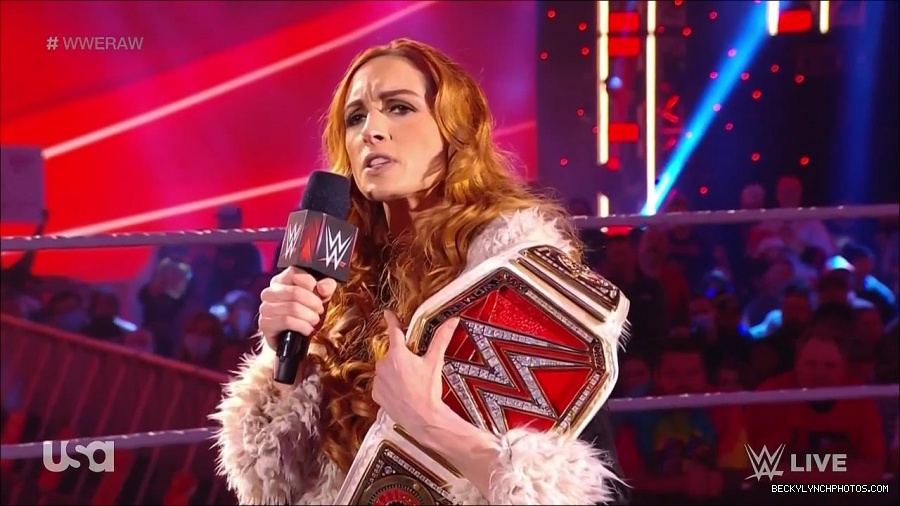 WWE_Monday_Night_Raw_2022_01_03_720p_HDTV_x264-NWCHD_mp4_002491625.jpg