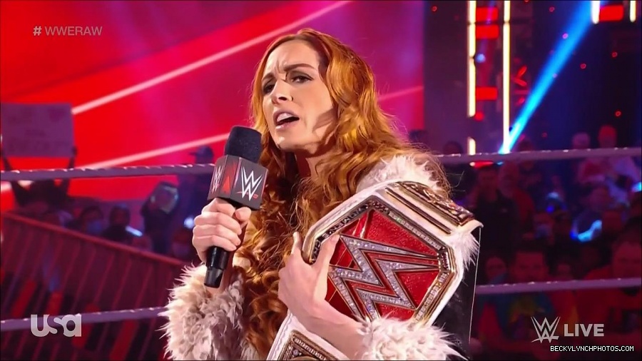 WWE_Monday_Night_Raw_2022_01_03_720p_HDTV_x264-NWCHD_mp4_002492426.jpg