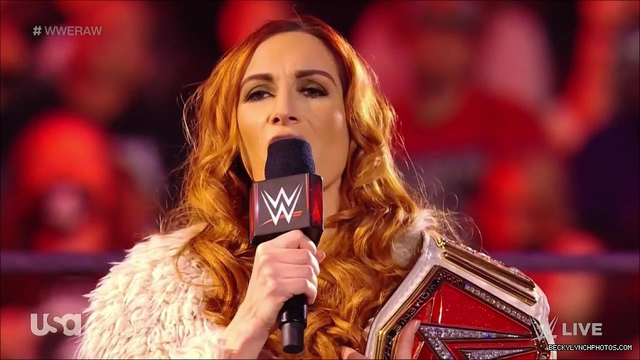 WWE_Monday_Night_Raw_2022_01_03_720p_HDTV_x264-NWCHD_mp4_002498031.jpg