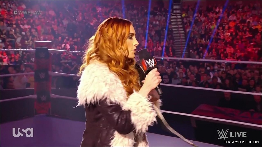 WWE_Monday_Night_Raw_2022_01_03_720p_HDTV_x264-NWCHD_mp4_002506039.jpg