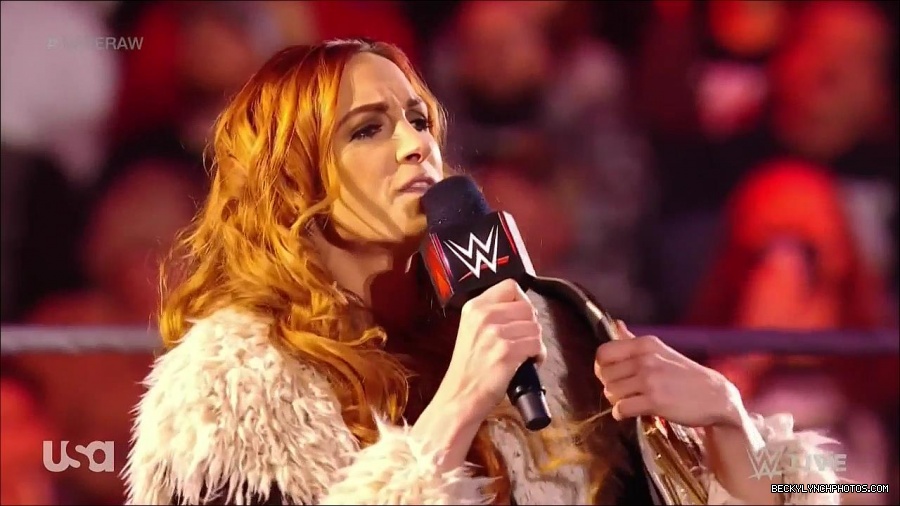 WWE_Monday_Night_Raw_2022_01_03_720p_HDTV_x264-NWCHD_mp4_002513246.jpg