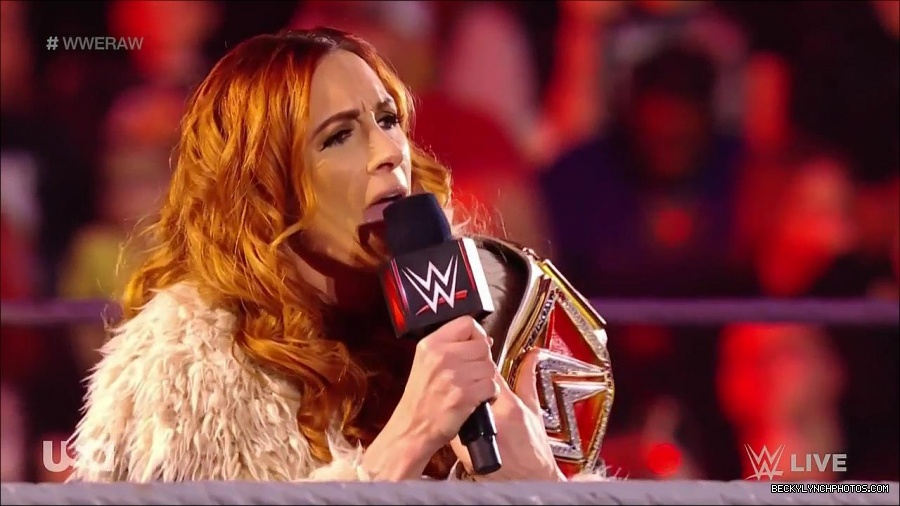 WWE_Monday_Night_Raw_2022_01_03_720p_HDTV_x264-NWCHD_mp4_002518852.jpg
