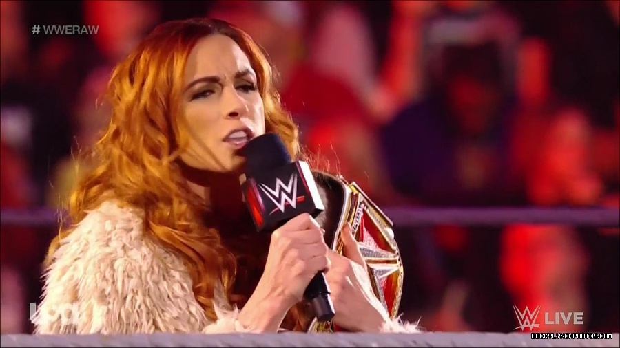 WWE_Monday_Night_Raw_2022_01_03_720p_HDTV_x264-NWCHD_mp4_002519653.jpg