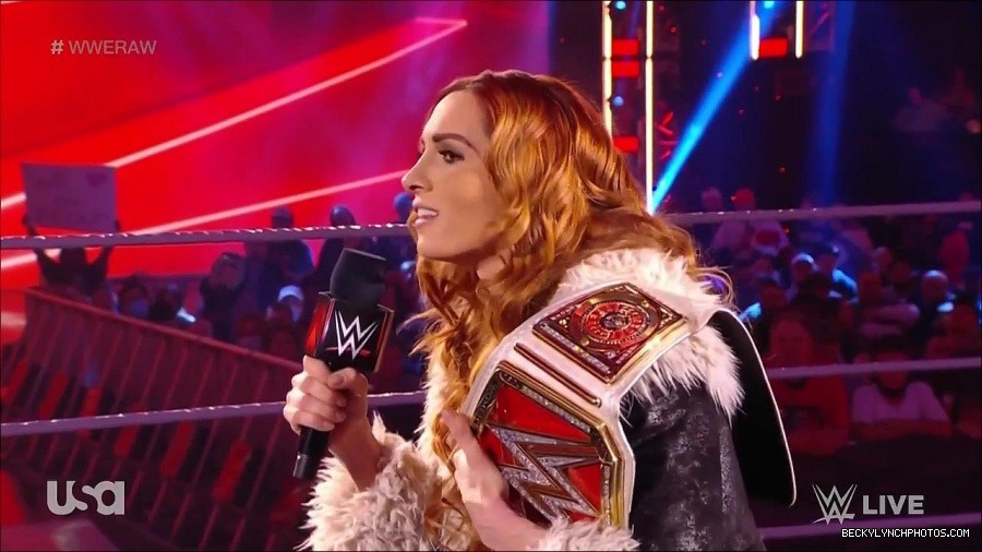 WWE_Monday_Night_Raw_2022_01_03_720p_HDTV_x264-NWCHD_mp4_002525659.jpg